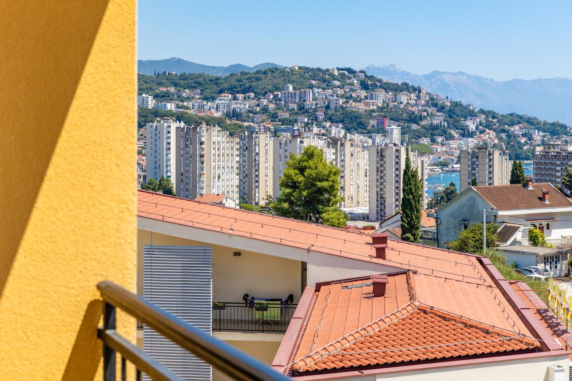 Apart Hotel M S Katunjanin Herceg Novi Exterior photo